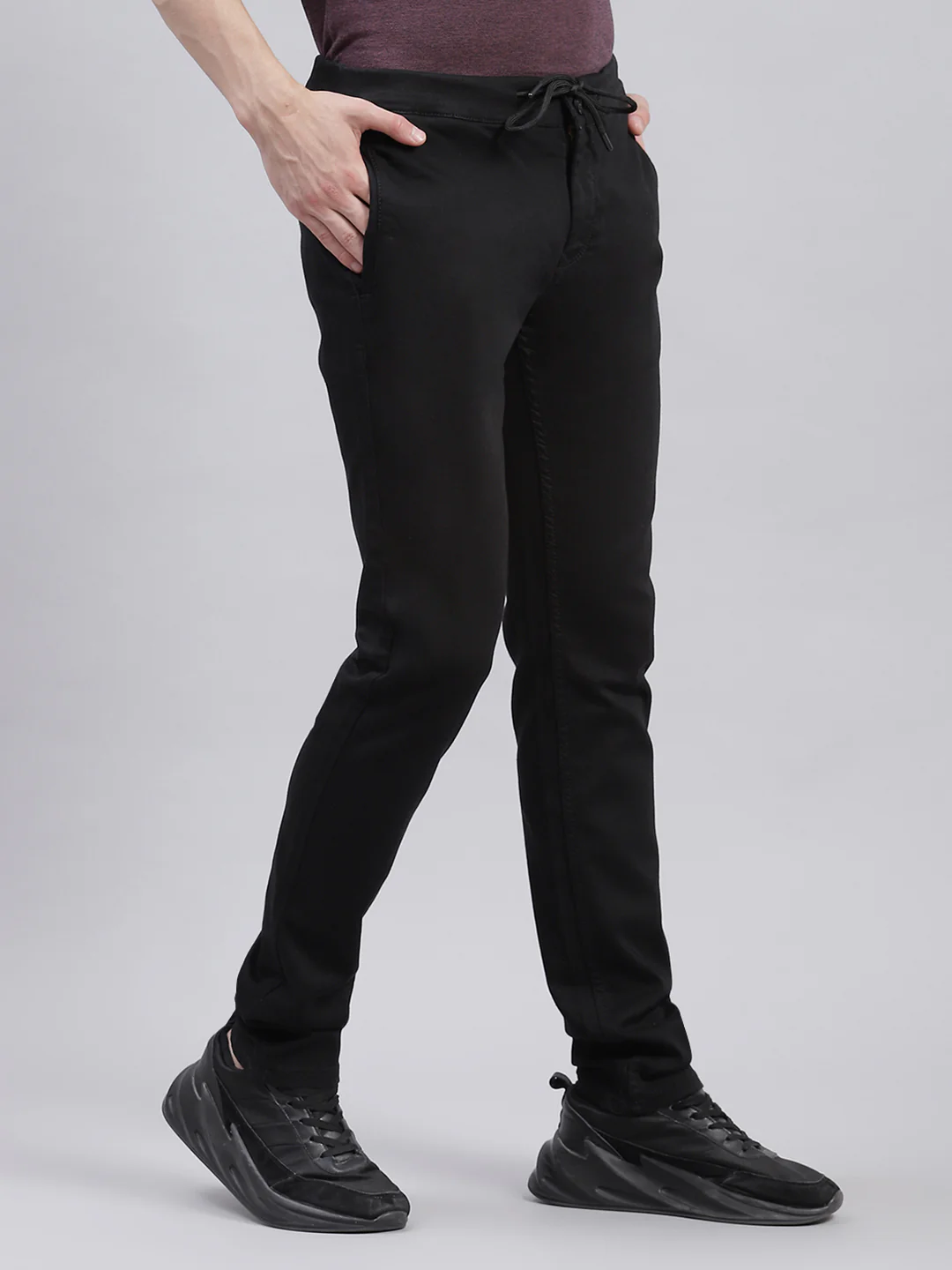 Men Black Light Wash Regular Fit Jogger - Image 4