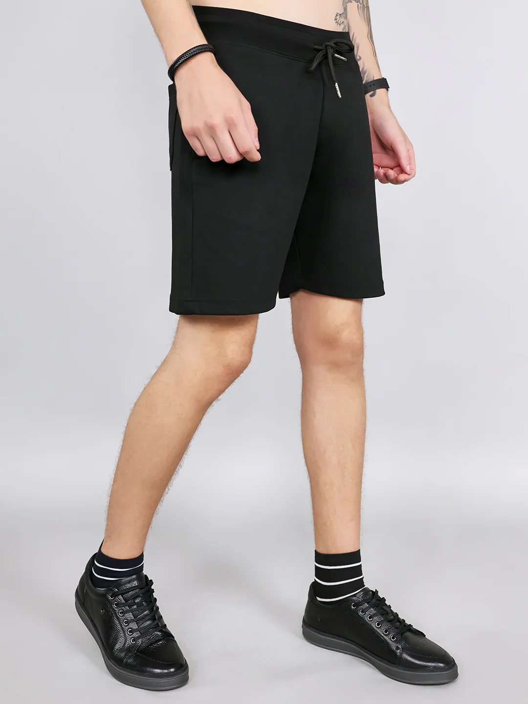 Men Black Plain Regular Fit Bermuda - Image 2