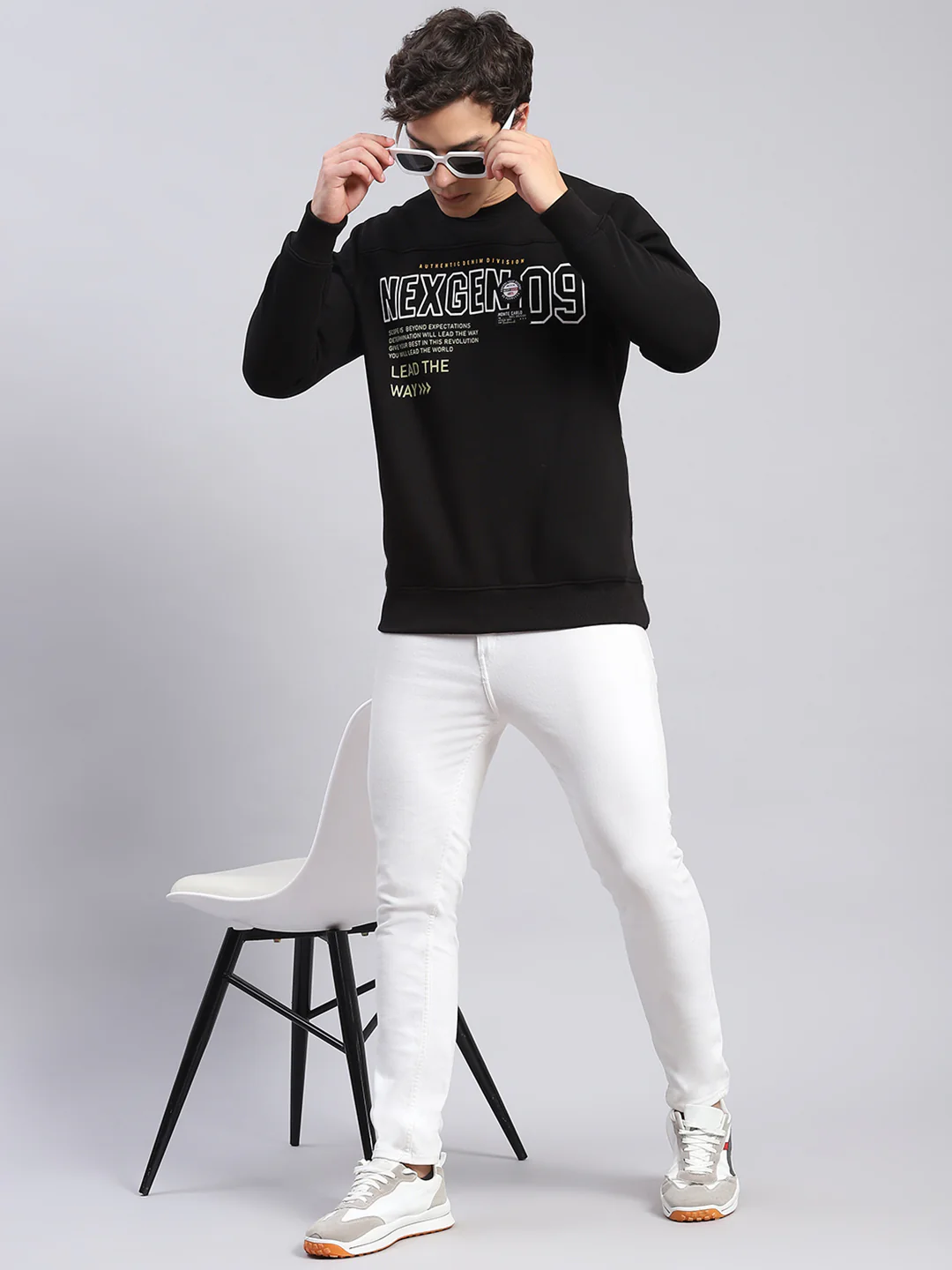 Men Black Printed Round Neck Full Sleeve Sweatshirts - Image 2