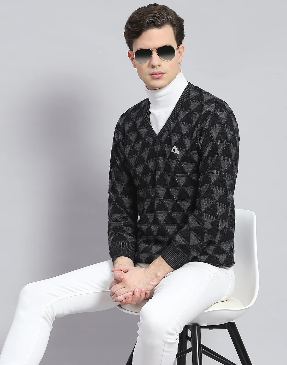 Men Black Self Design V Neck Full Sleeve Pullover - Image 2