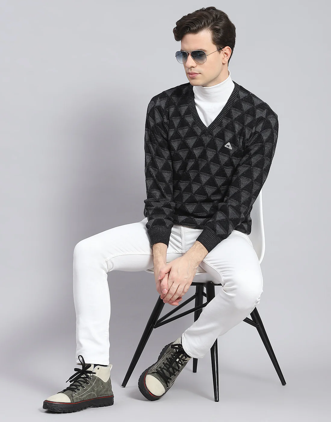 Men Black Self Design V Neck Full Sleeve Pullover - Image 3