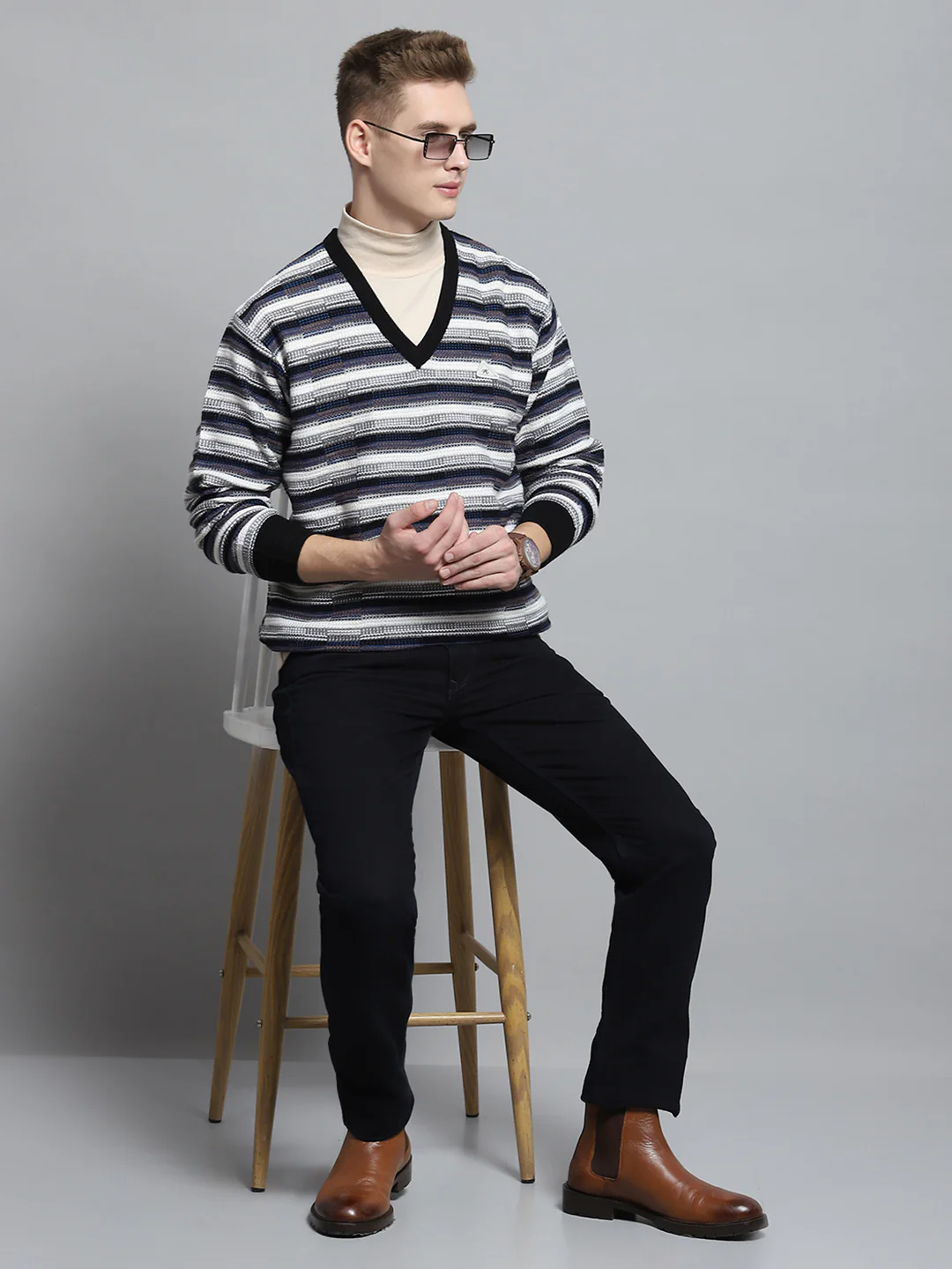 Men Black Self Design V Neck Full Sleeve Pullover - Image 2