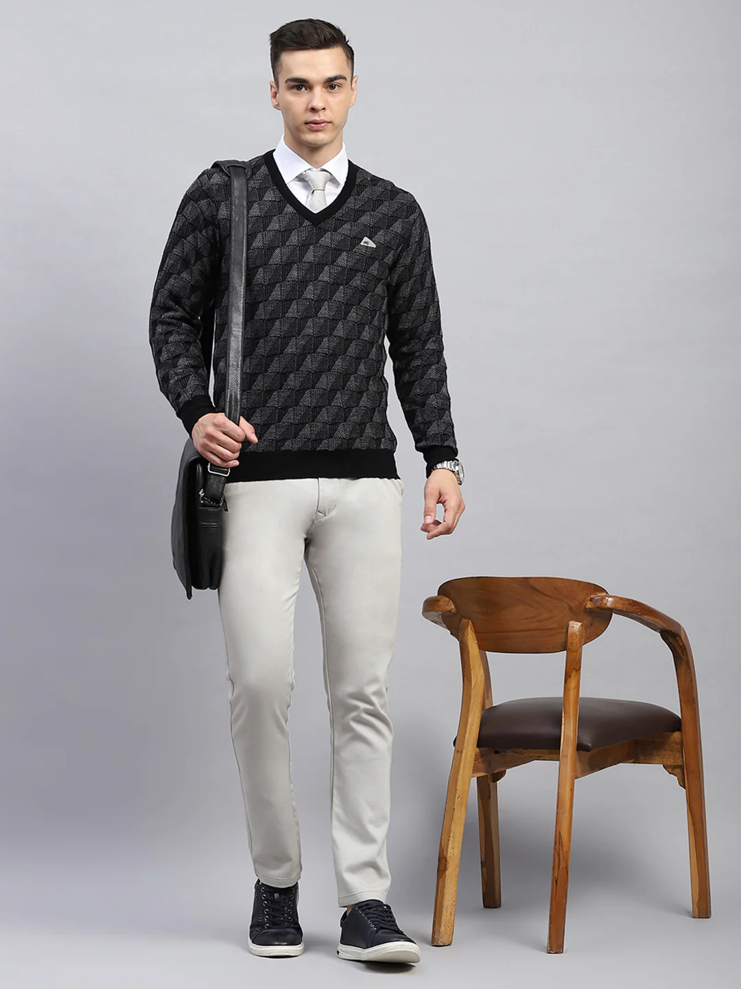 Men Black Self Design V Neck Full Sleeve Pullover - Image 2