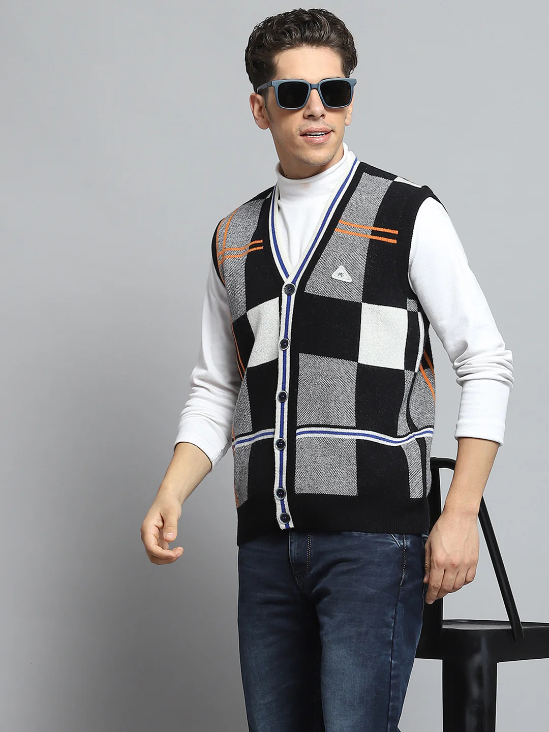 Men Black Self Design V Neck Sleeveless Cardigan - Image 6