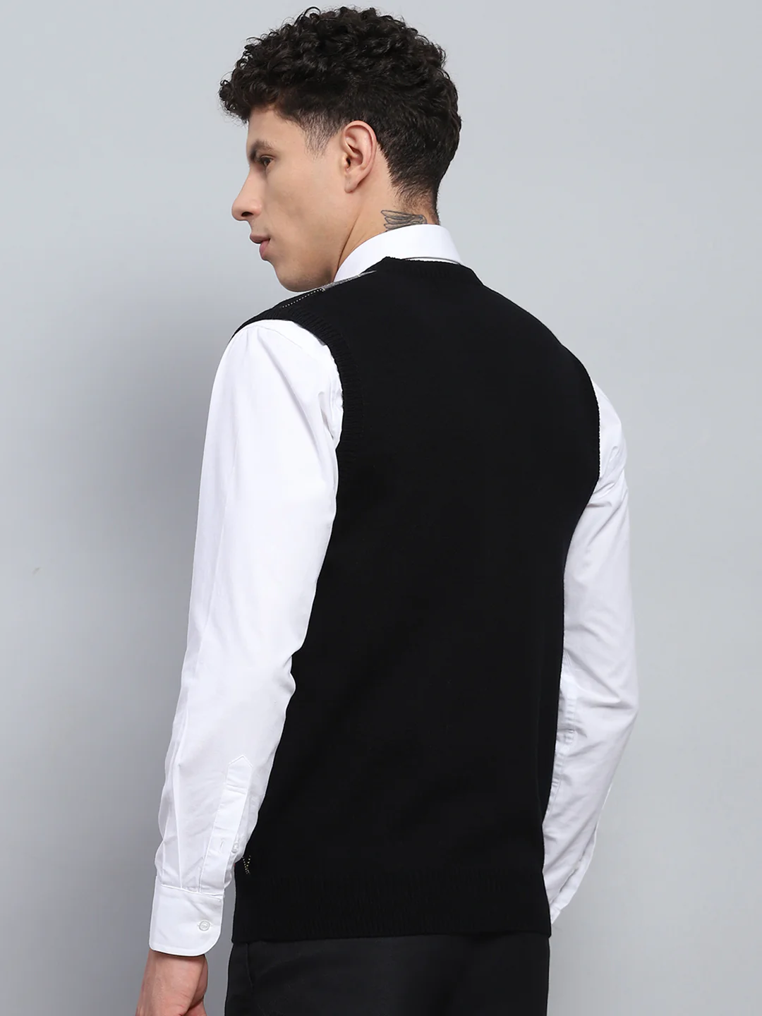 Men Black Self Design V Neck Sleeveless Sweater - Image 5