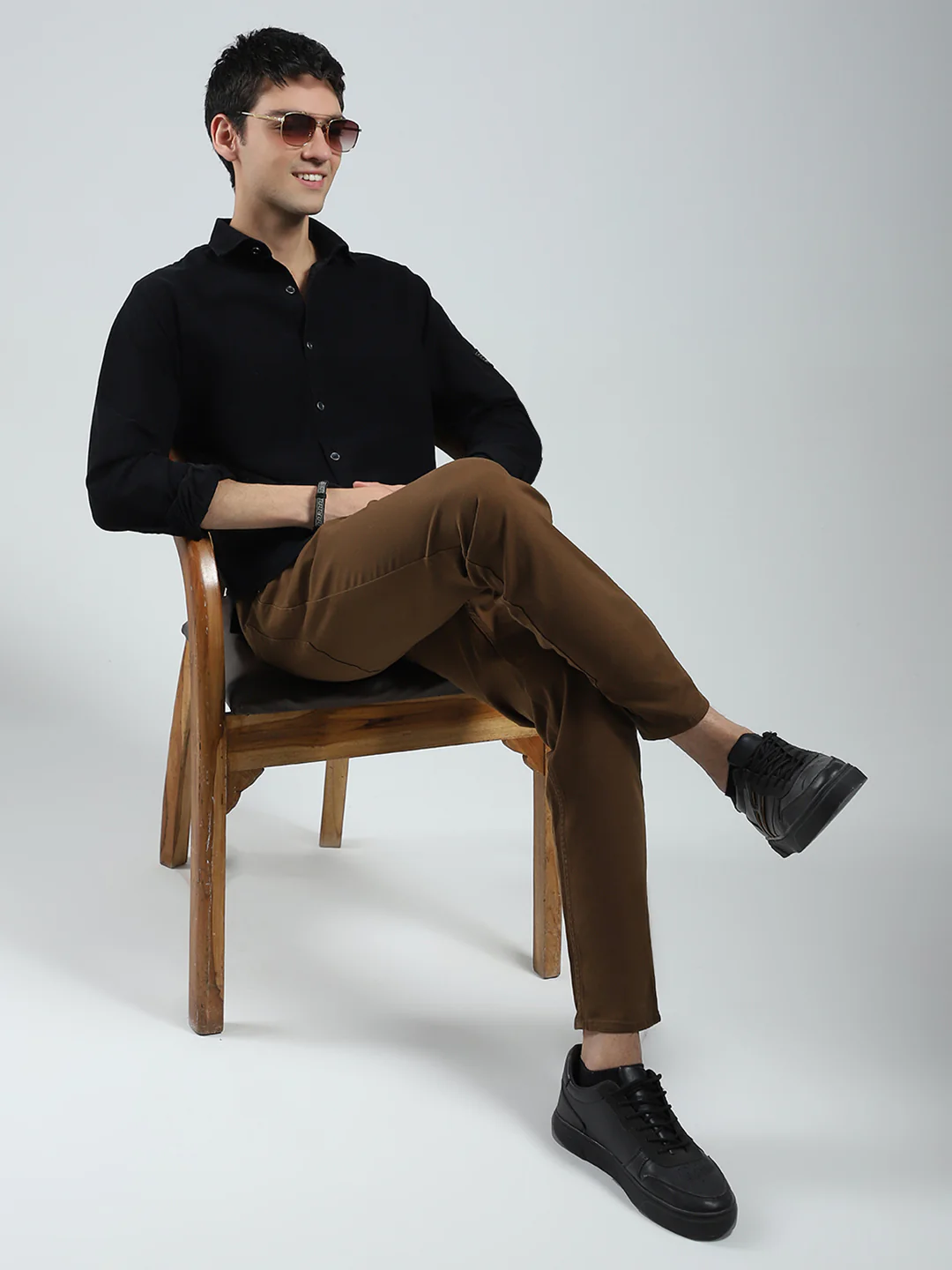 Men Black Solid Collar Full Sleeve Shirt - Image 2