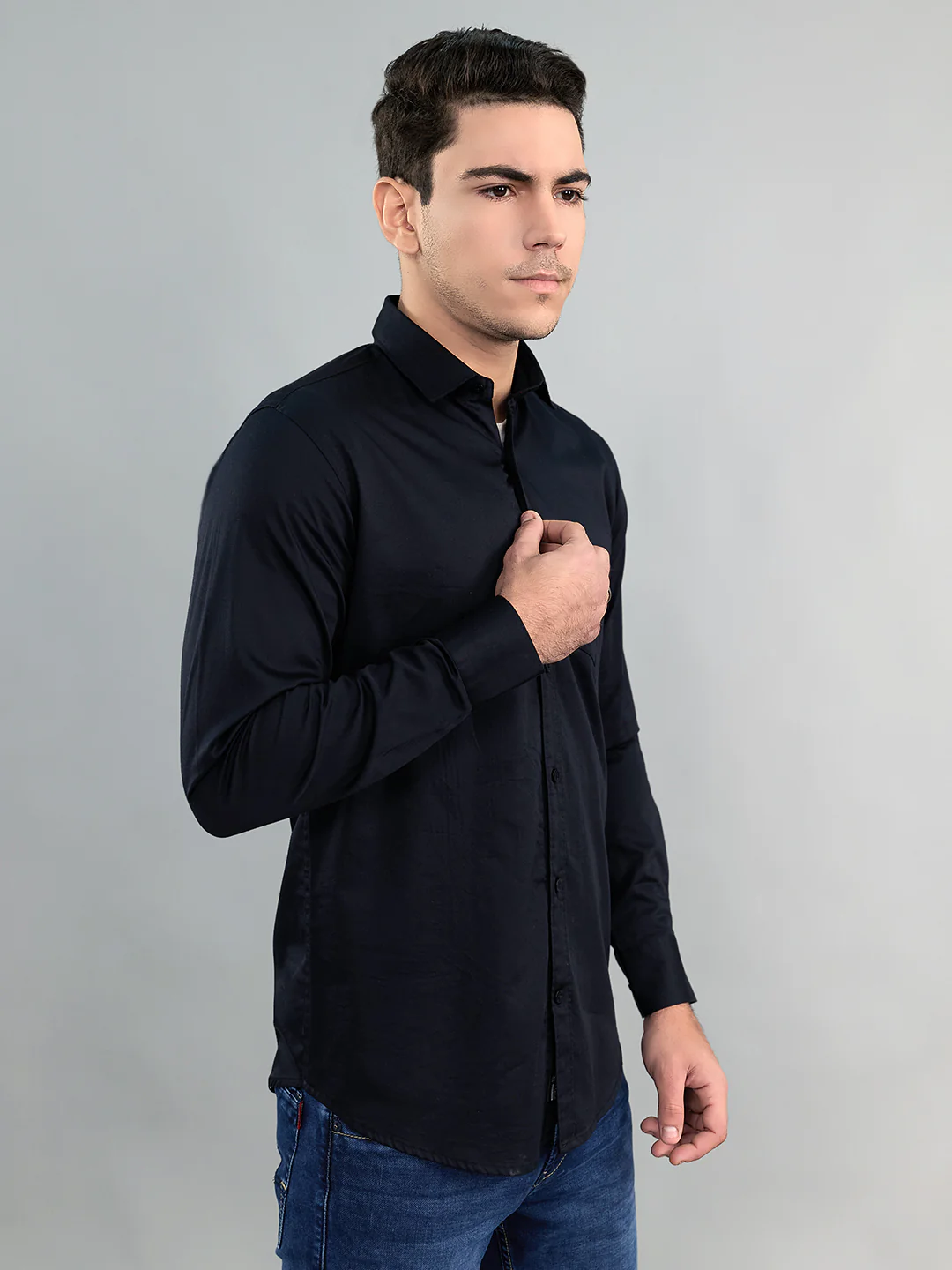 Men Black Solid Collar Full Sleeve Shirt - Image 3