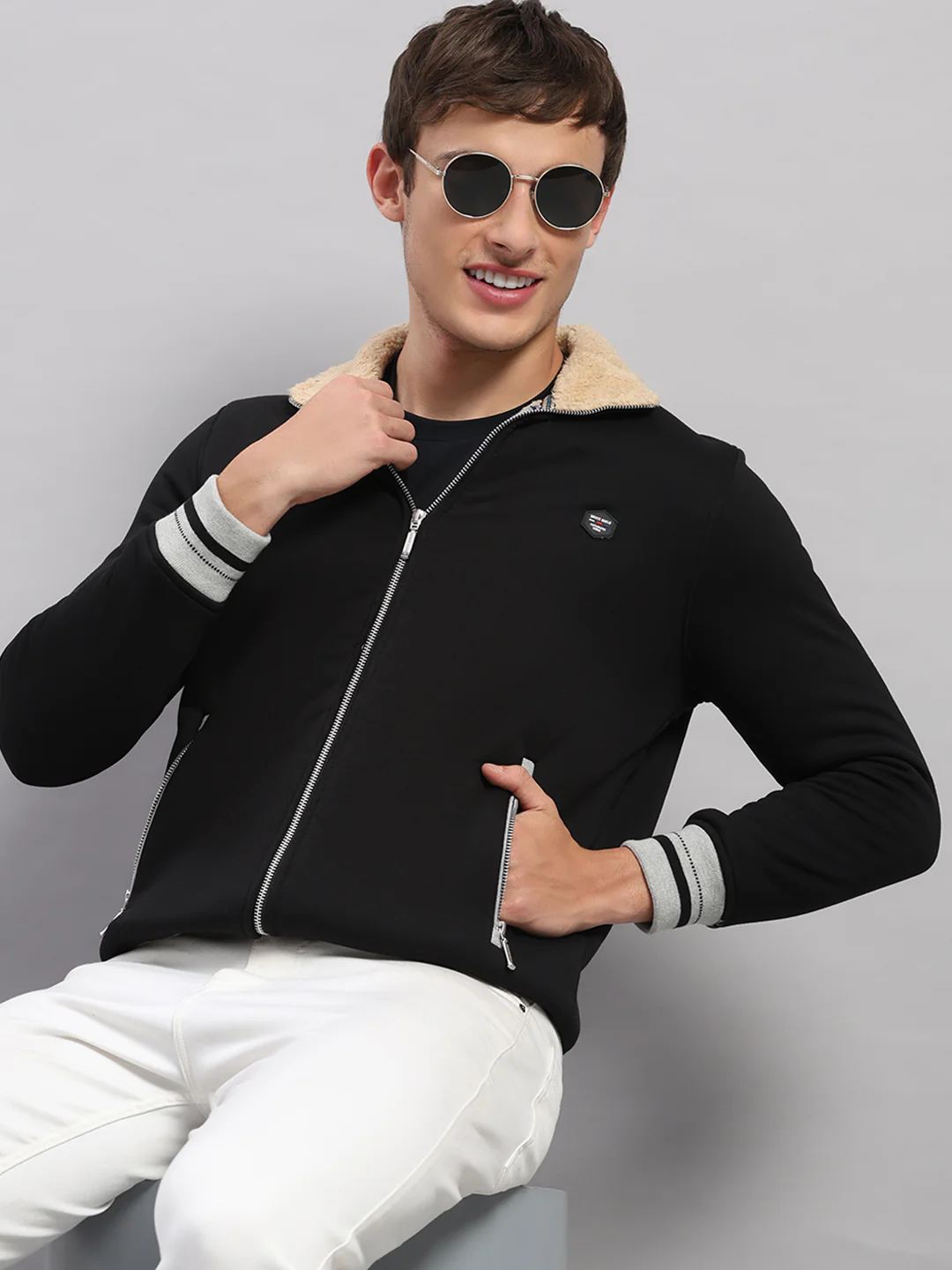 Men Black Solid Collar Full Sleeve Sweatshirt - Image 6