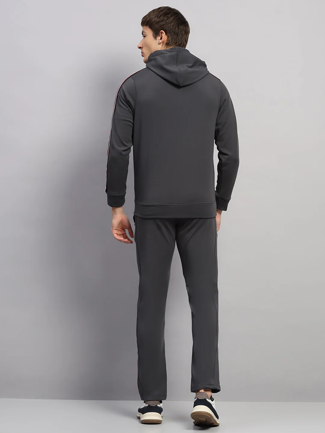 Men Black Solid Collar Full Sleeve Winter Tracksuit - Image 5