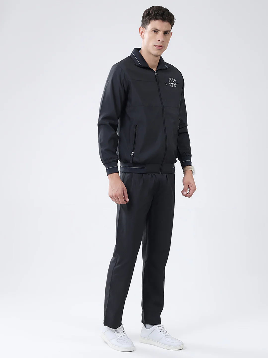 Men Black Solid Collar Full Sleeve Winter Tracksuit - Image 4