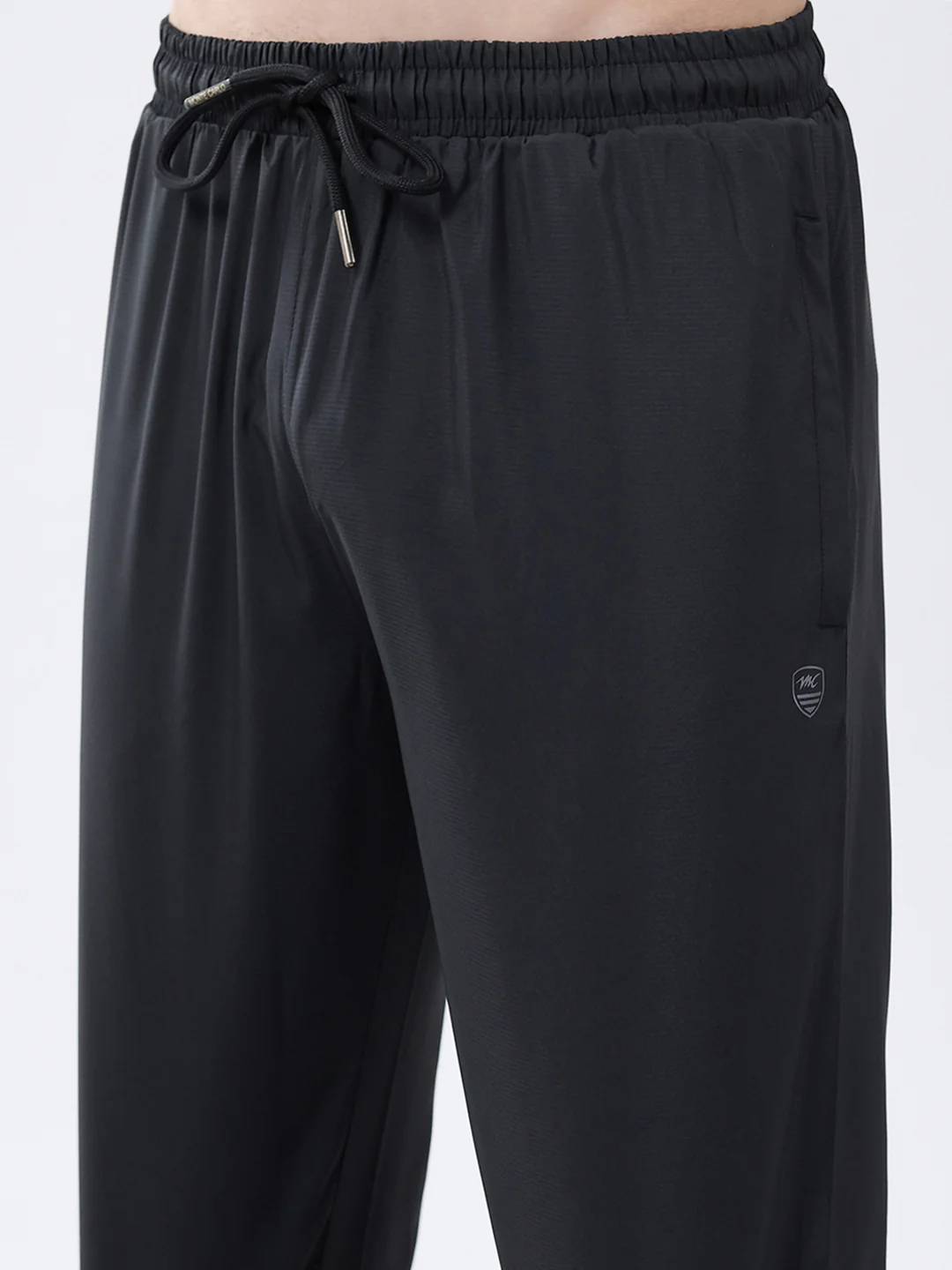 Men Black Solid Collar Full Sleeve Winter Tracksuit - Image 8