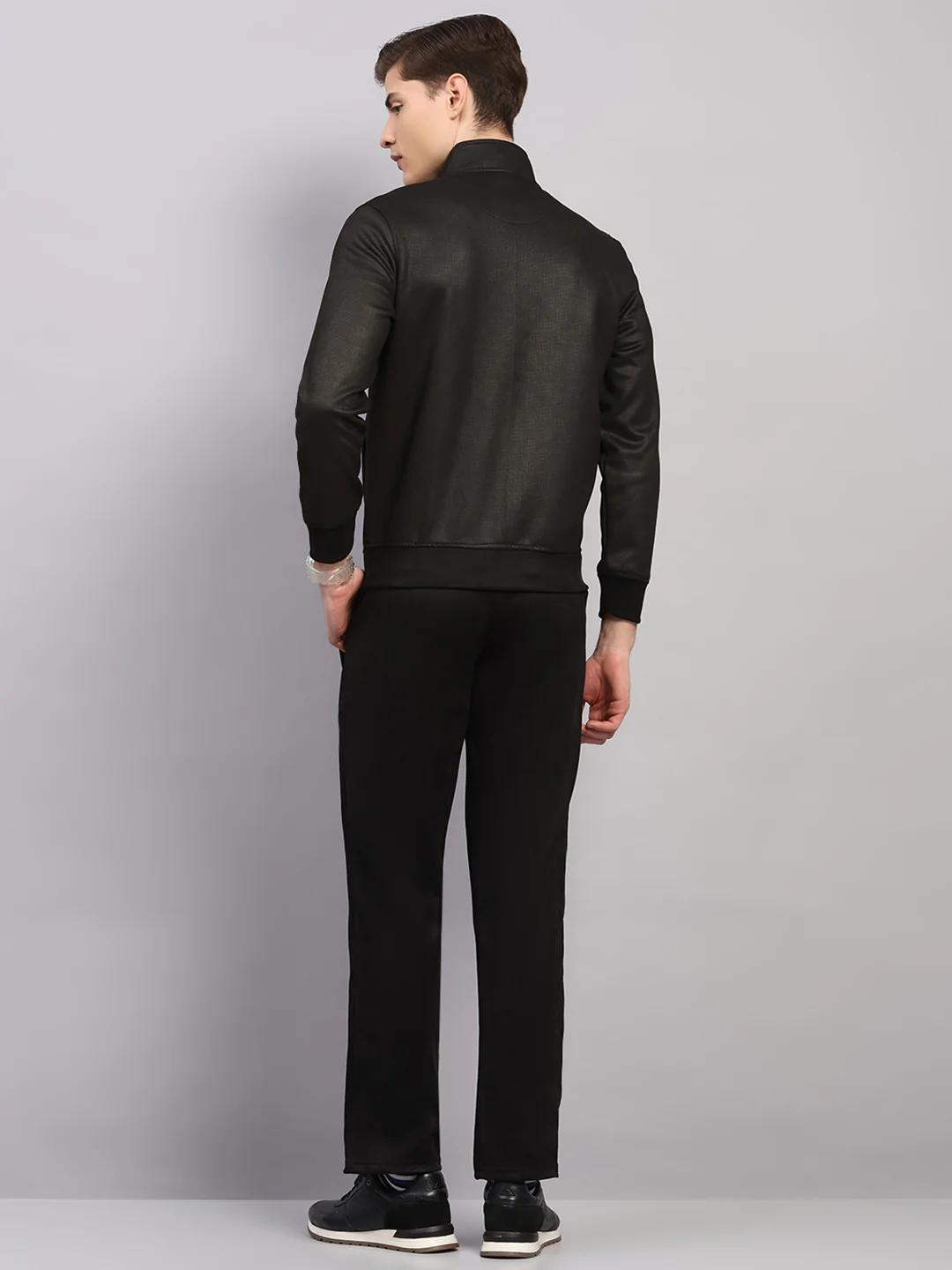 Luxuria Men Black Solid Collar Full Sleeve Winter Tracksuit - Image 5