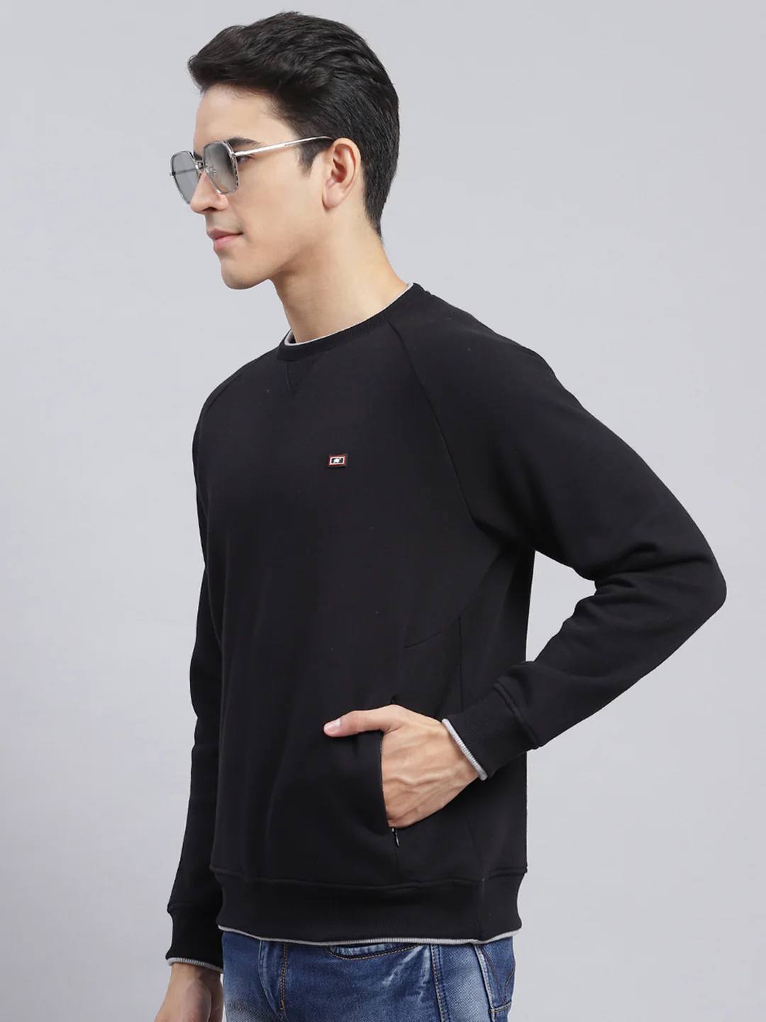 Men Black Solid Cotton Blend Sweatshirt - Image 4