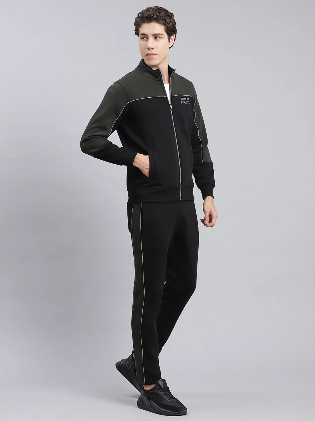 Men Black Solid Cotton Blend Track Suit - Image 3
