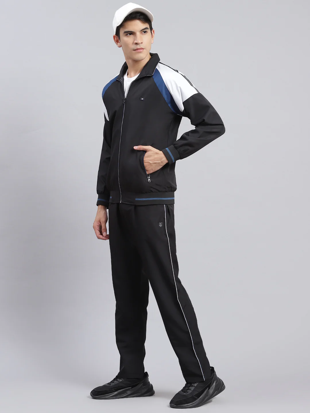 Men Black Solid Cotton Blend Track Suit - Image 4