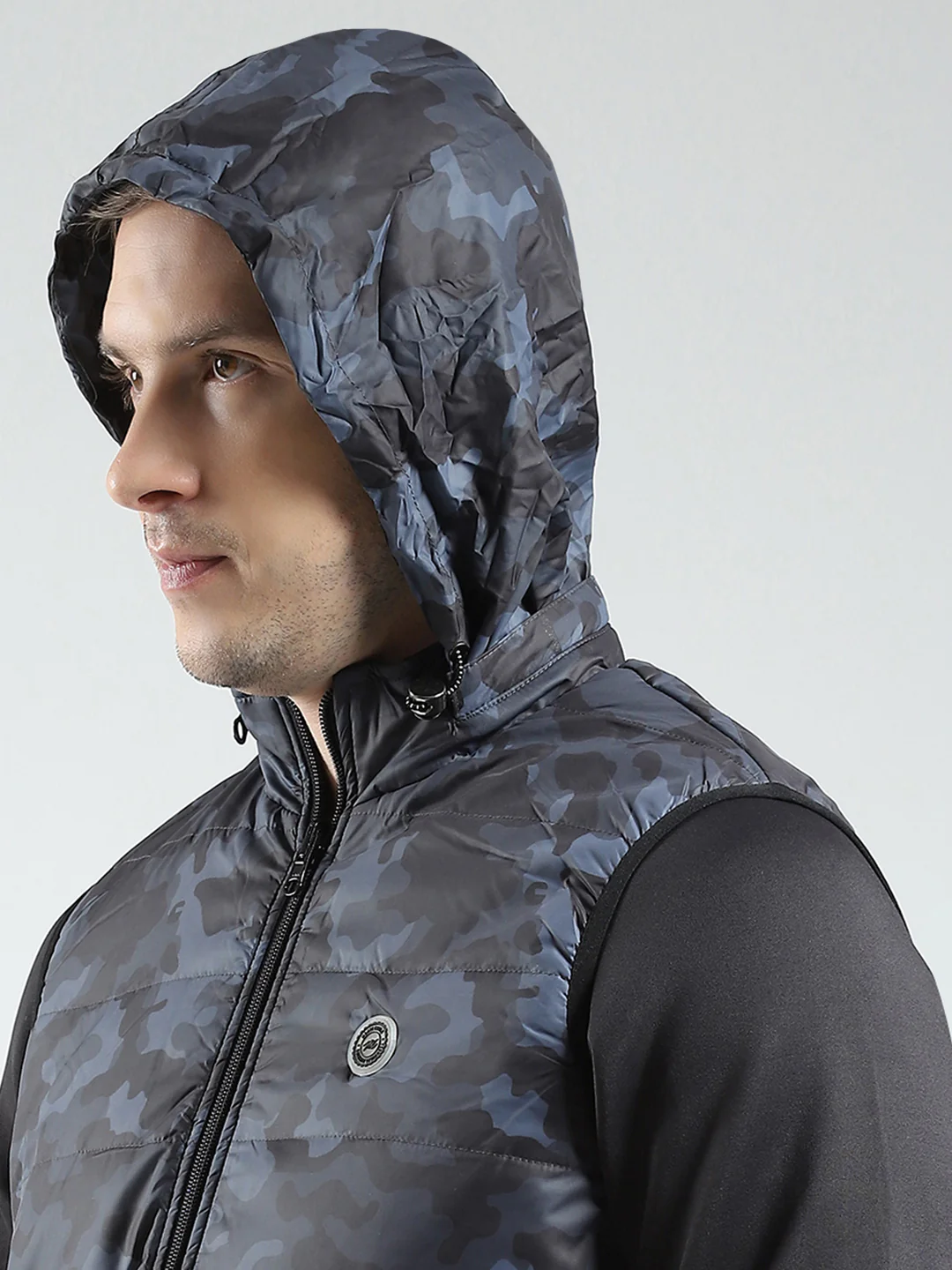 Men Black Solid Detachable Hood Full Sleeve Reversible Sweatshirt - Image 10