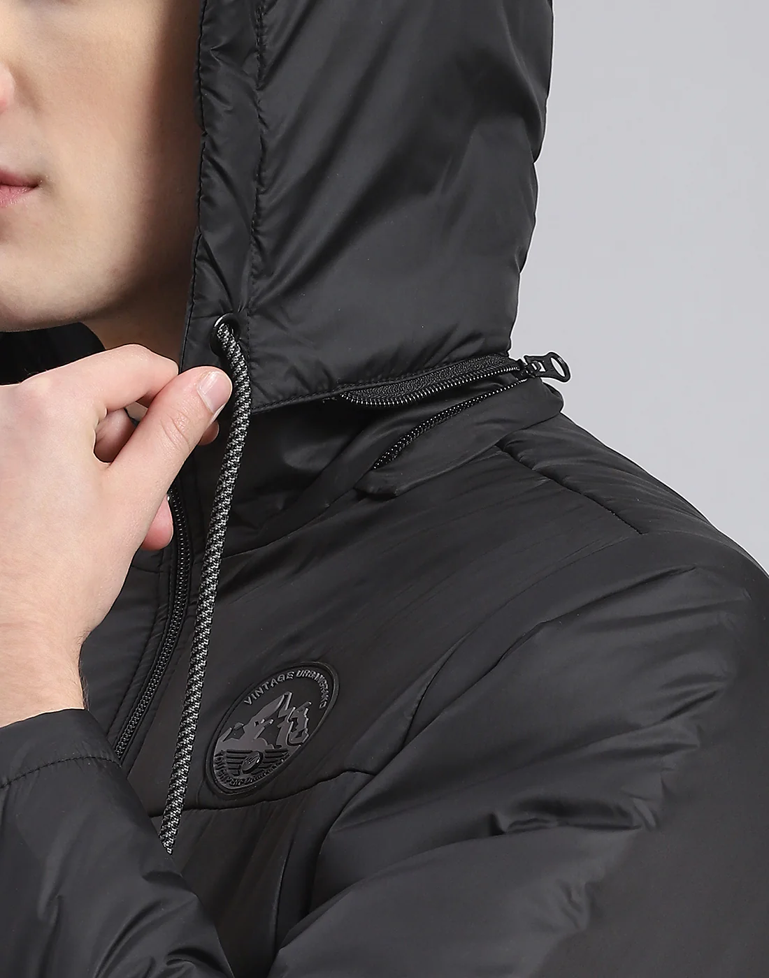 Men Black Solid Hooded Full Sleeve Jacket - Image 8