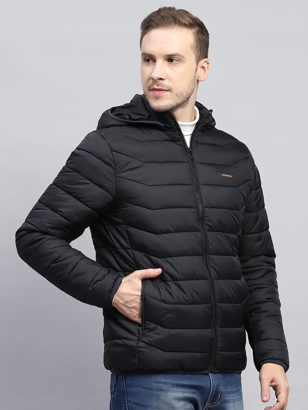 Men Black Solid Hooded Full Sleeve Heating Jacket - Image 4