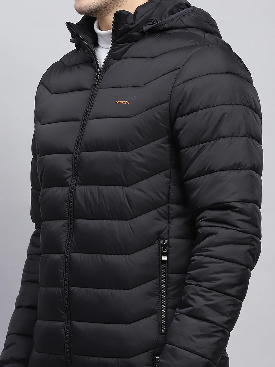 Men Black Solid Hooded Full Sleeve Heating Jacket - Image 7