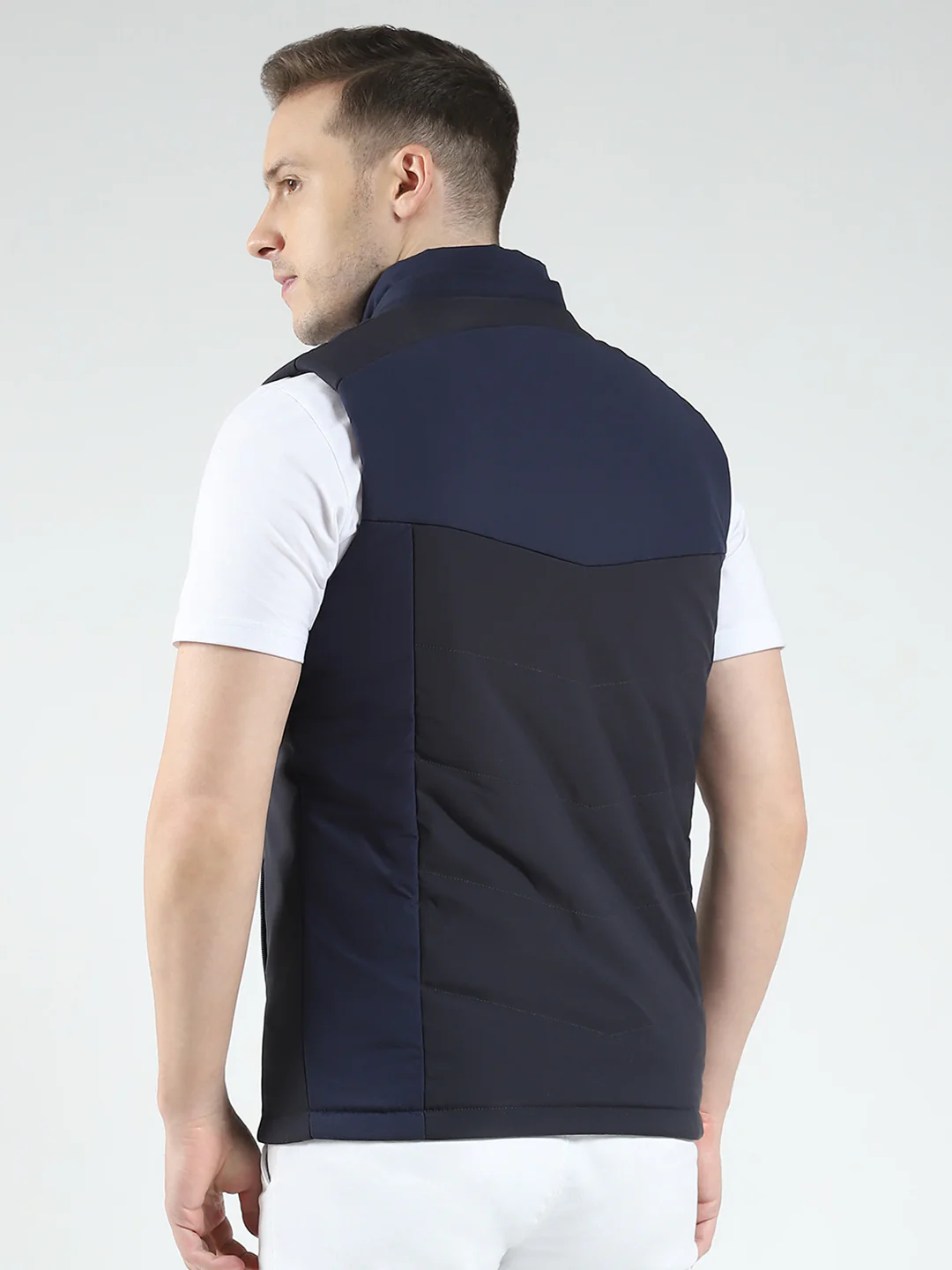 Men Black Solid Hooded Full Sleeve Jacket - Image 9