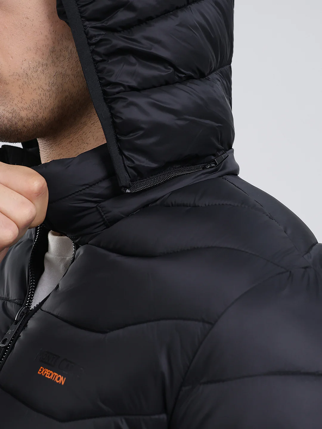 Men Black Solid Hooded Full Sleeve Heating Jacket - Image 7