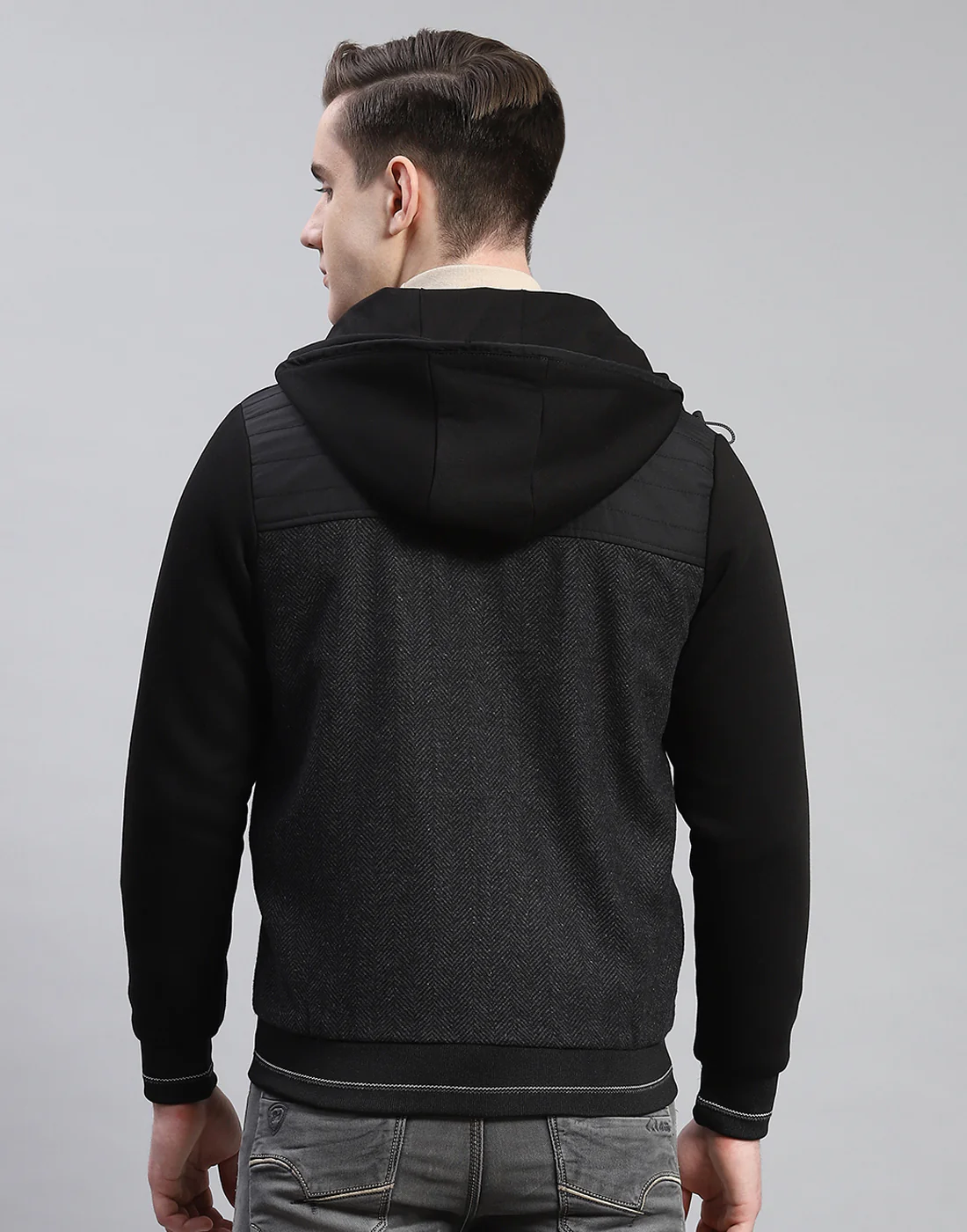 Men Black Hooded Jacket with Attached Inflatable Neck Pillow - Image 5