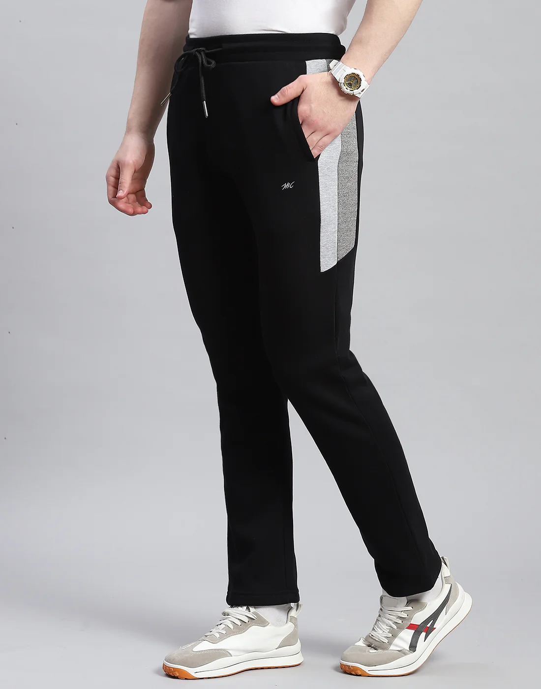 Men Grey & Black Solid Hooded Full Sleeve Tracksuit - Image 7