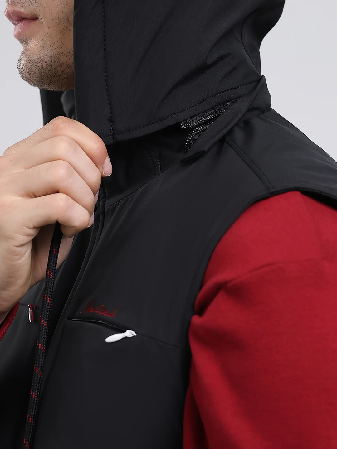 Men Black Solid Hooded Sleeveless Jacket - Image 7