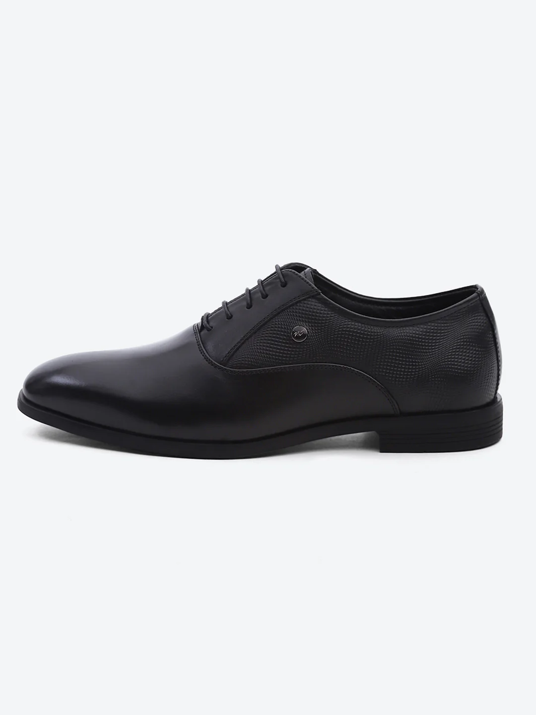 Men Black Solid Lace Up Genuine Leather Formal Oxfords - Image 3