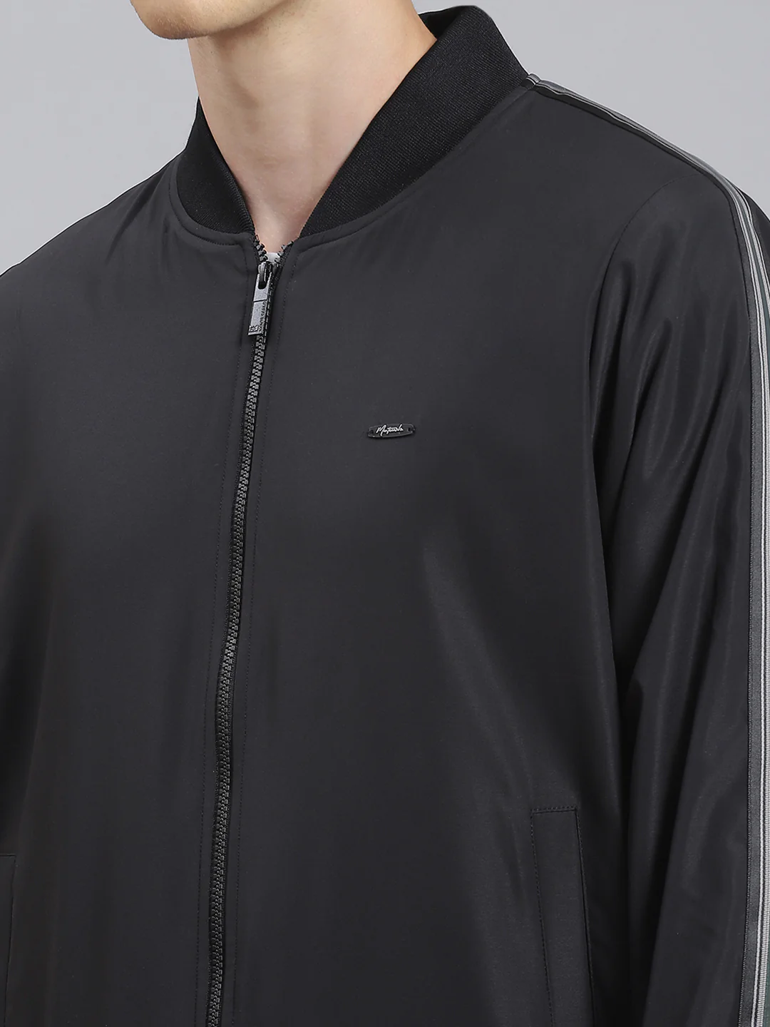 Men Black Solid Mandarin Collar Full Sleeve Tracksuit - Image 6
