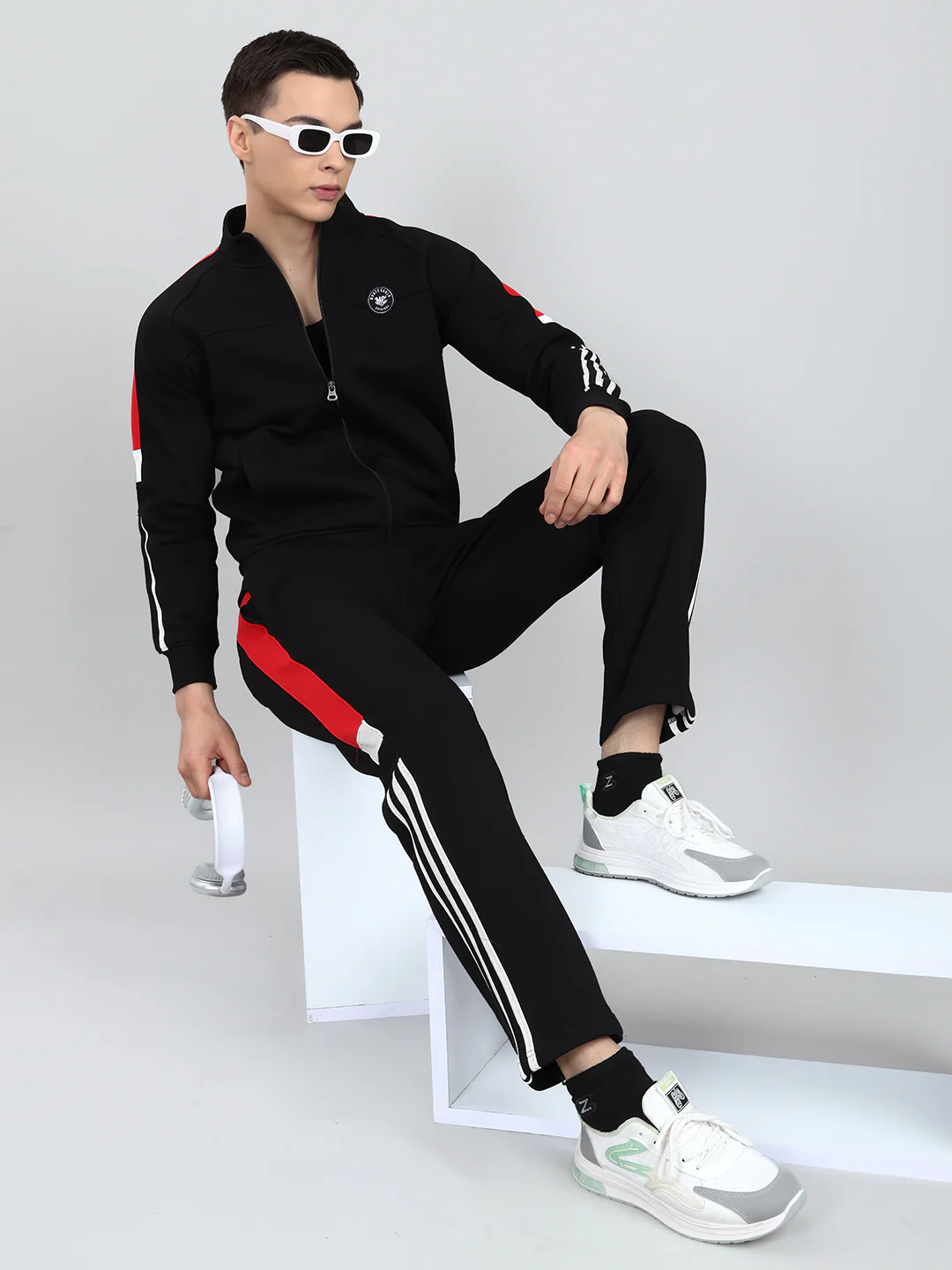 Men Black Solid Mandarin Collar Full Sleeve Winter Tracksuit - Image 6