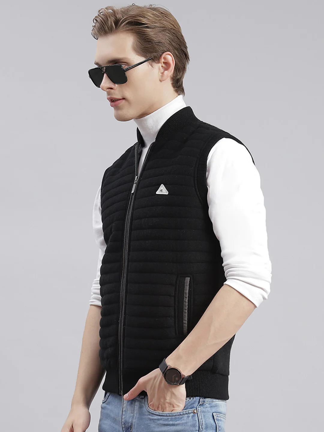 Men Black Solid Mandarin Collar Sleeveless Jackets - Image 3