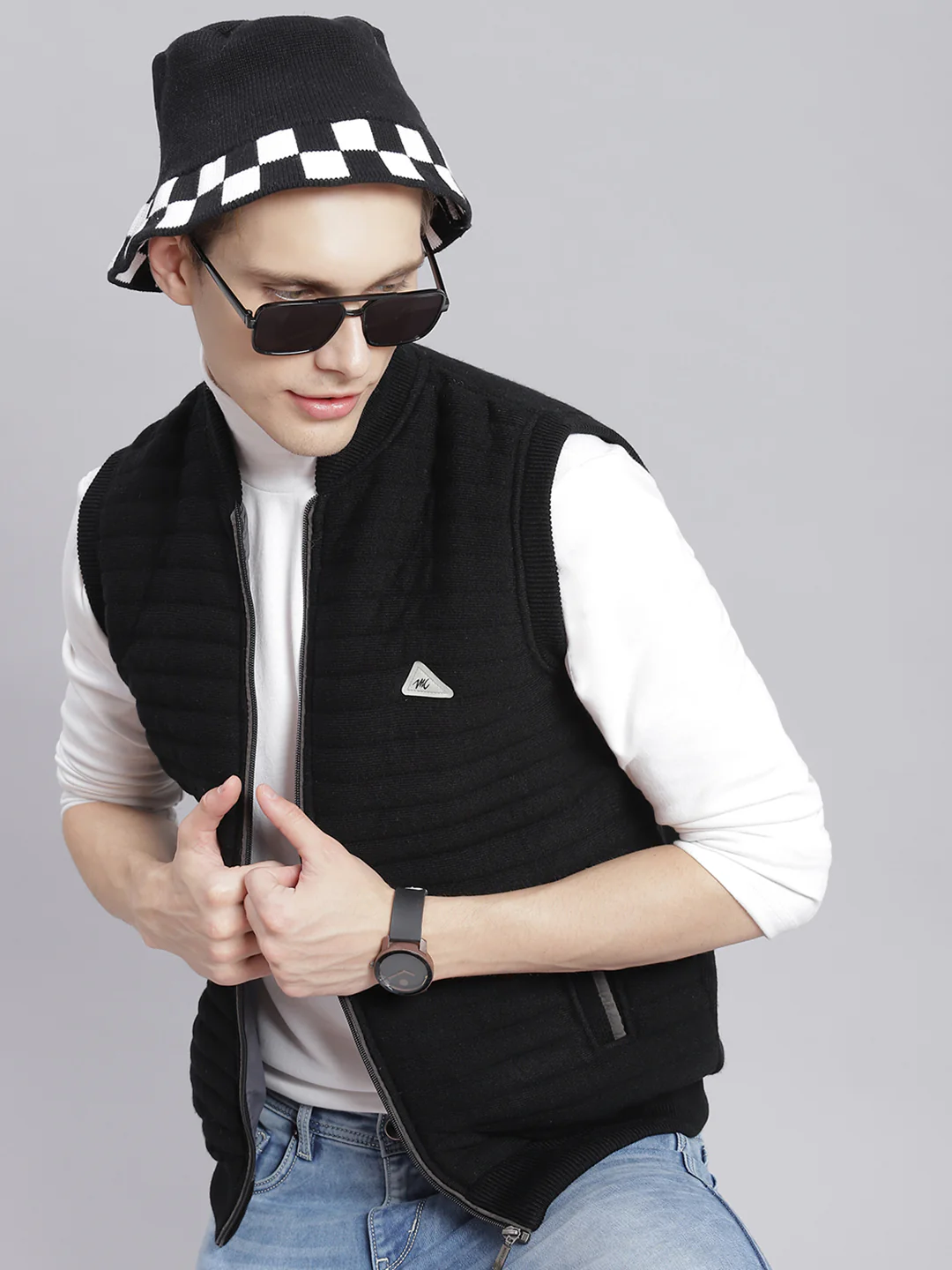 Men Black Solid Mandarin Collar Sleeveless Jackets - Image 4