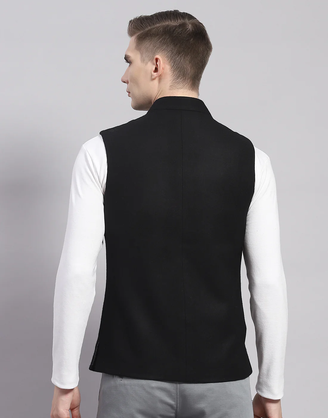 Men Black Solid Mandarin Collar Sleeveless Nehru Jacket - Image 5