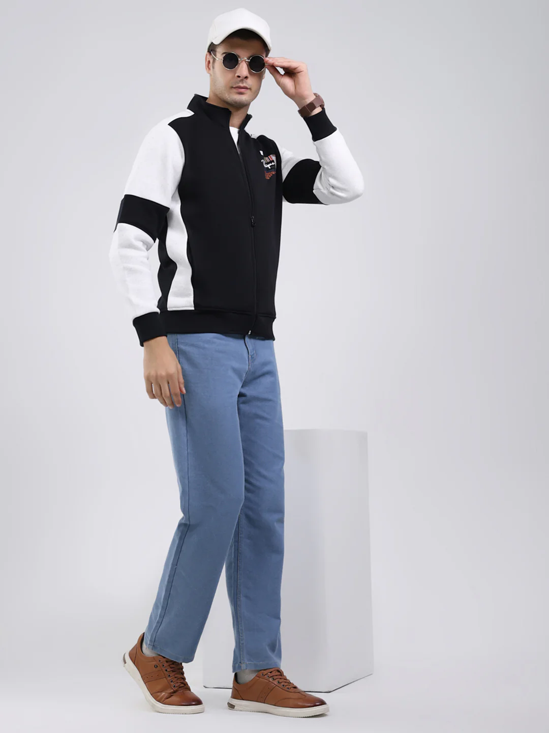 Men Black Solid Mock Neck Full Sleeve Sweatshirt - Image 2