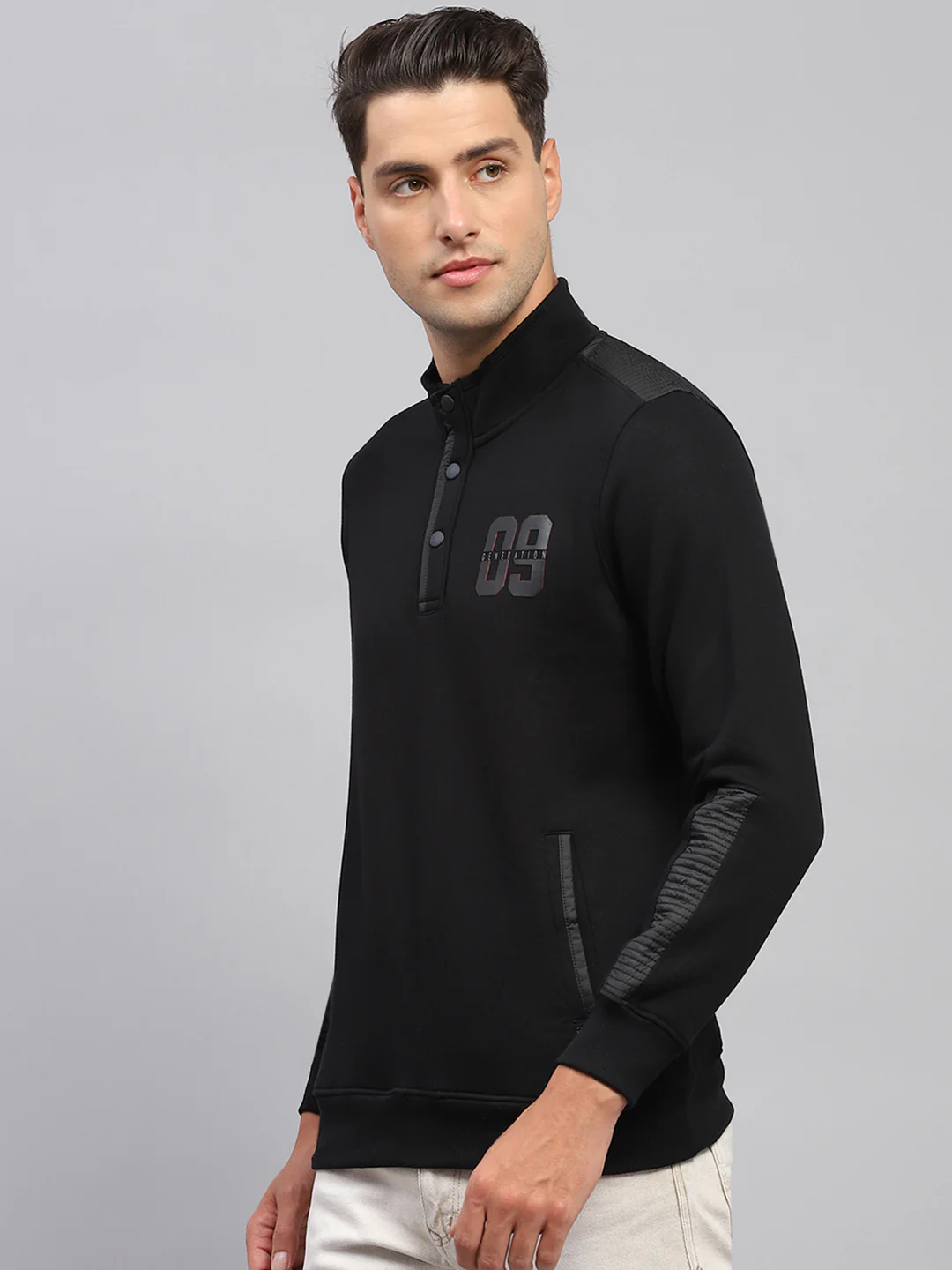 Men Black Solid Mock Neck Full Sleeve Sweatshirt - Image 3