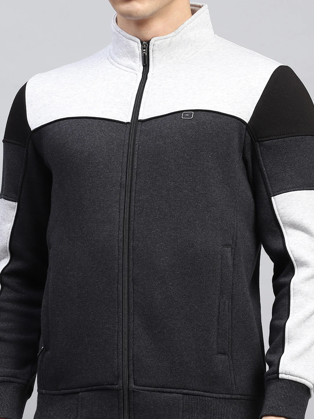 Men Black Solid Mock Neck Full Sleeve Winter Tracksuit - Image 6