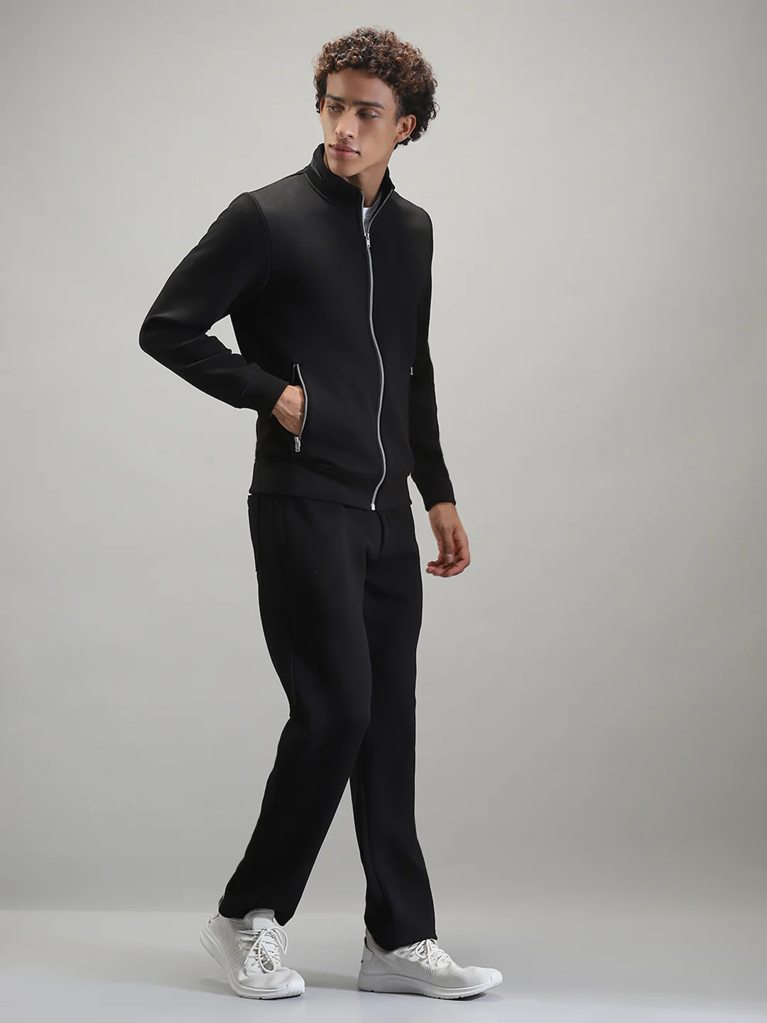 Men Black Solid Mock Neck Full Sleeve Winter Tracksuit - Image 4