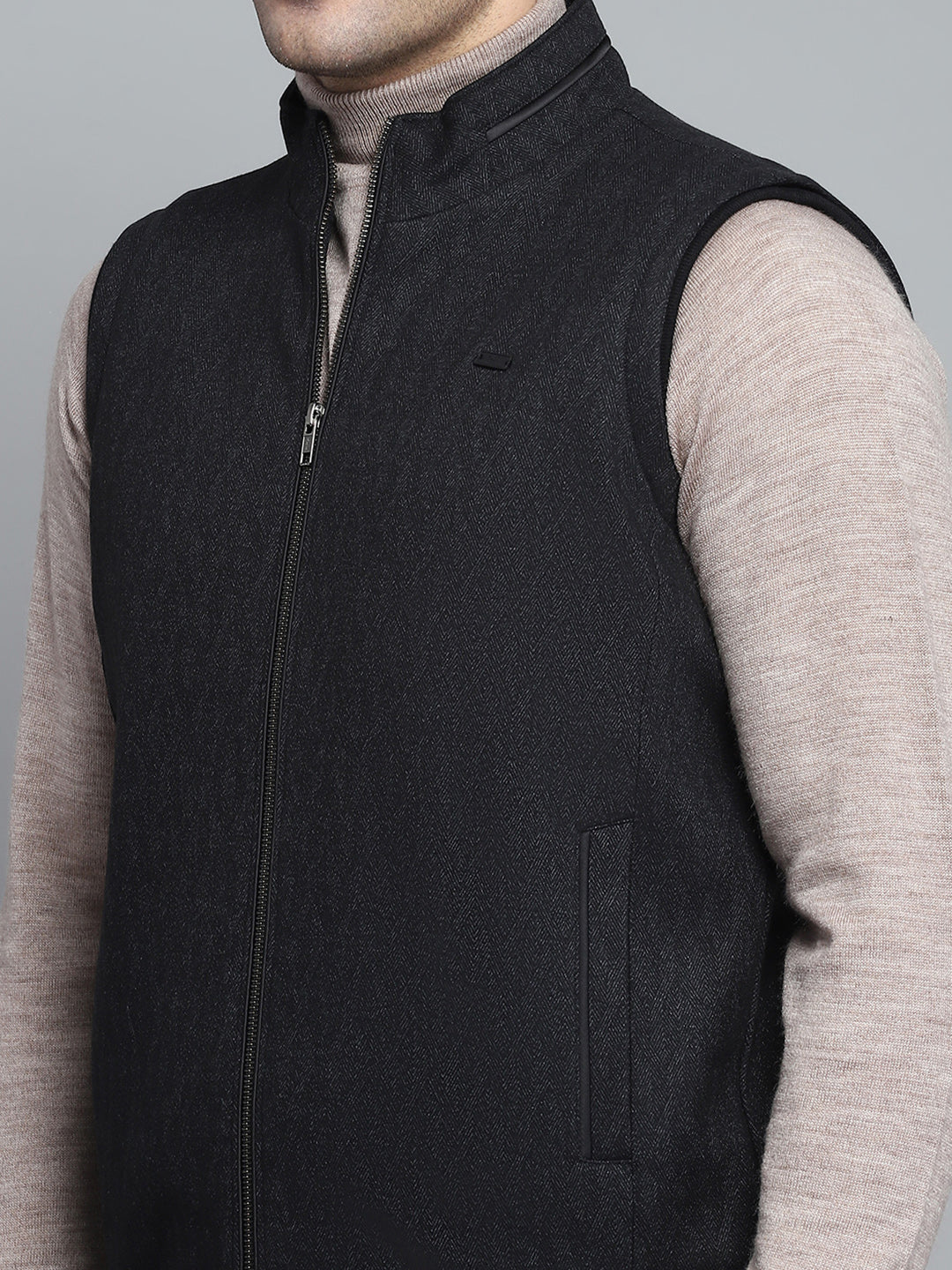 Men Black Solid Mock Neck Sleeveless Jacket - Image 6