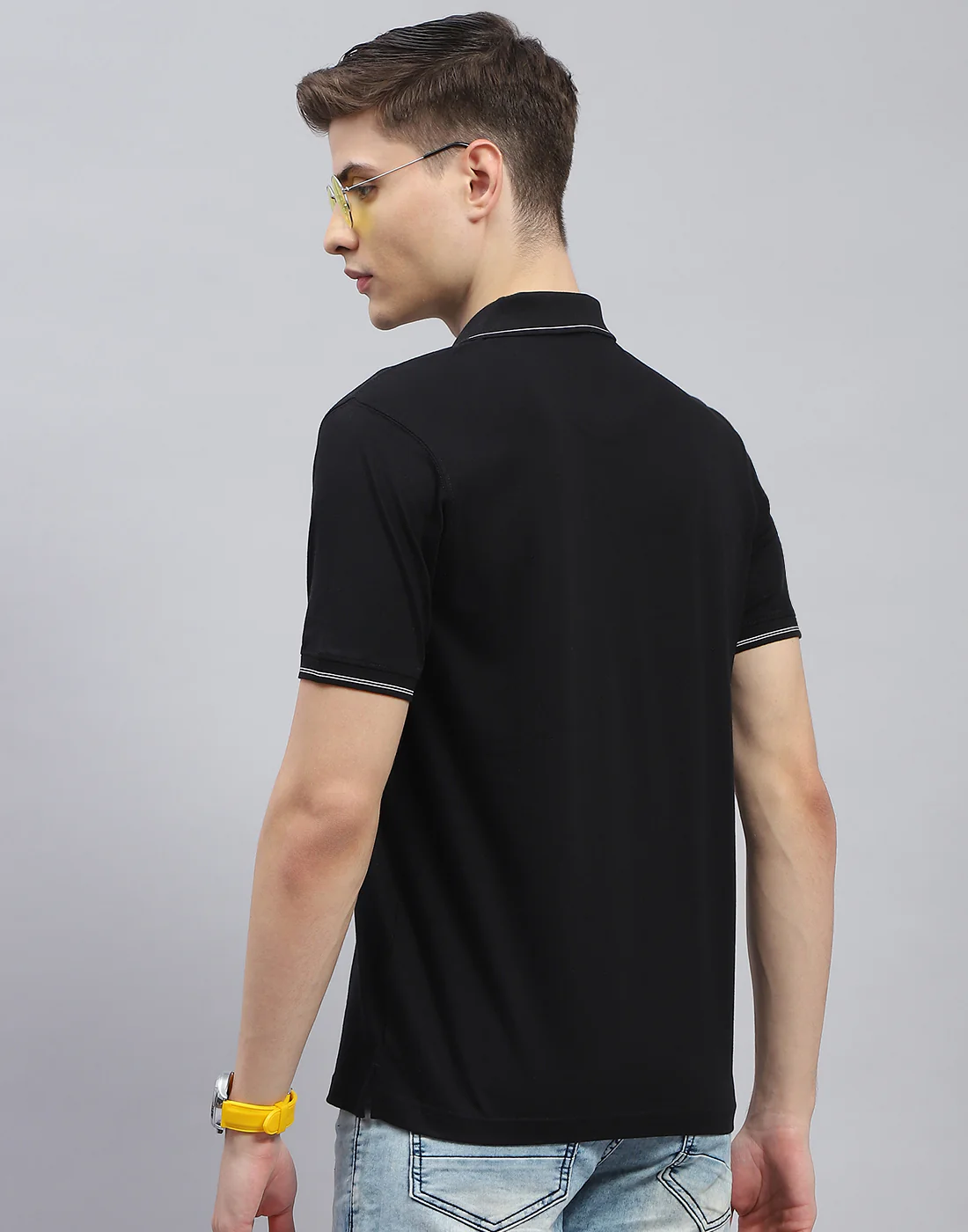 Men Black Solid Polo Collar Half Sleeve T-Shirt - Image 5