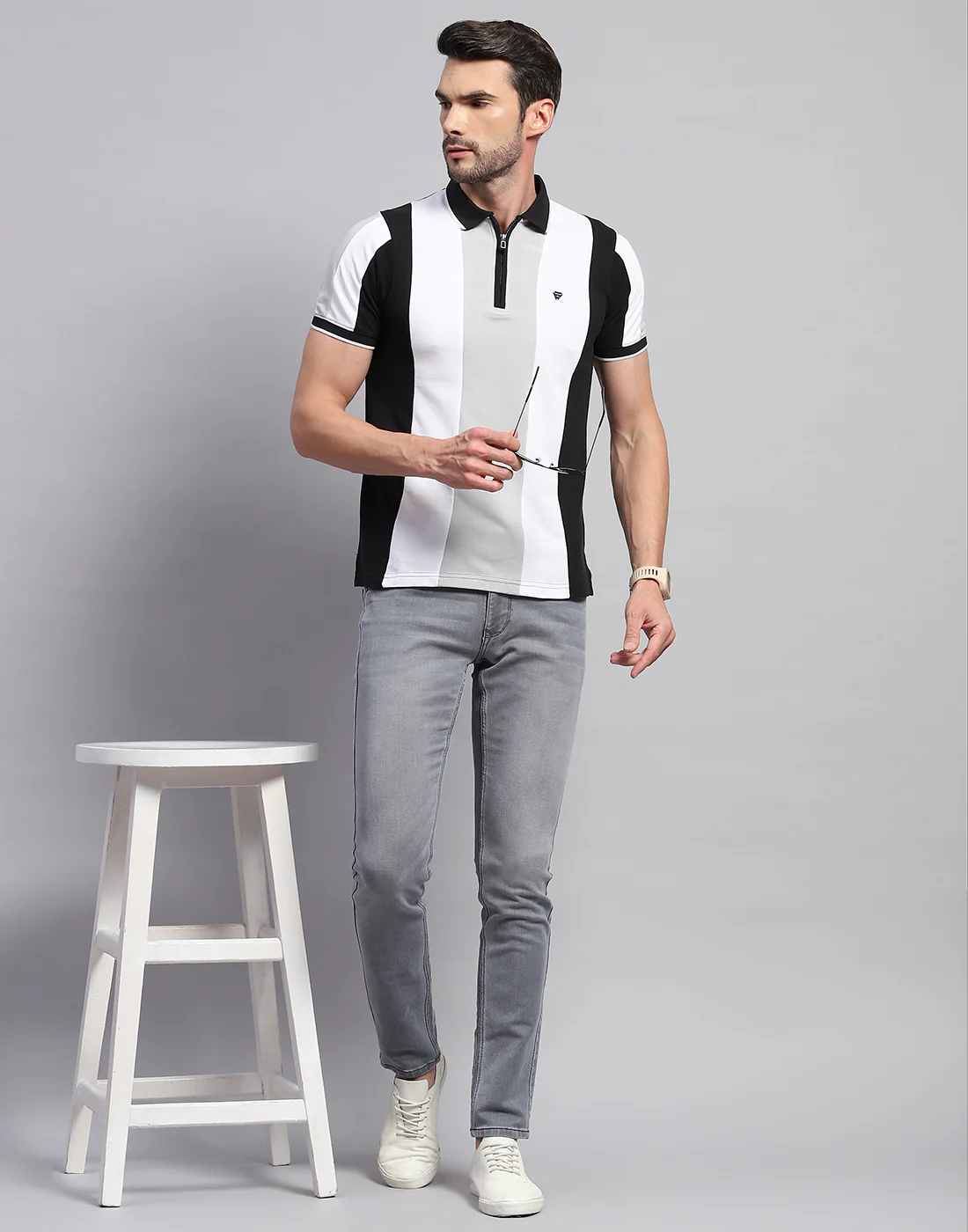 Men Black Solid Polo Collar Half Sleeve T-Shirt - Image 2