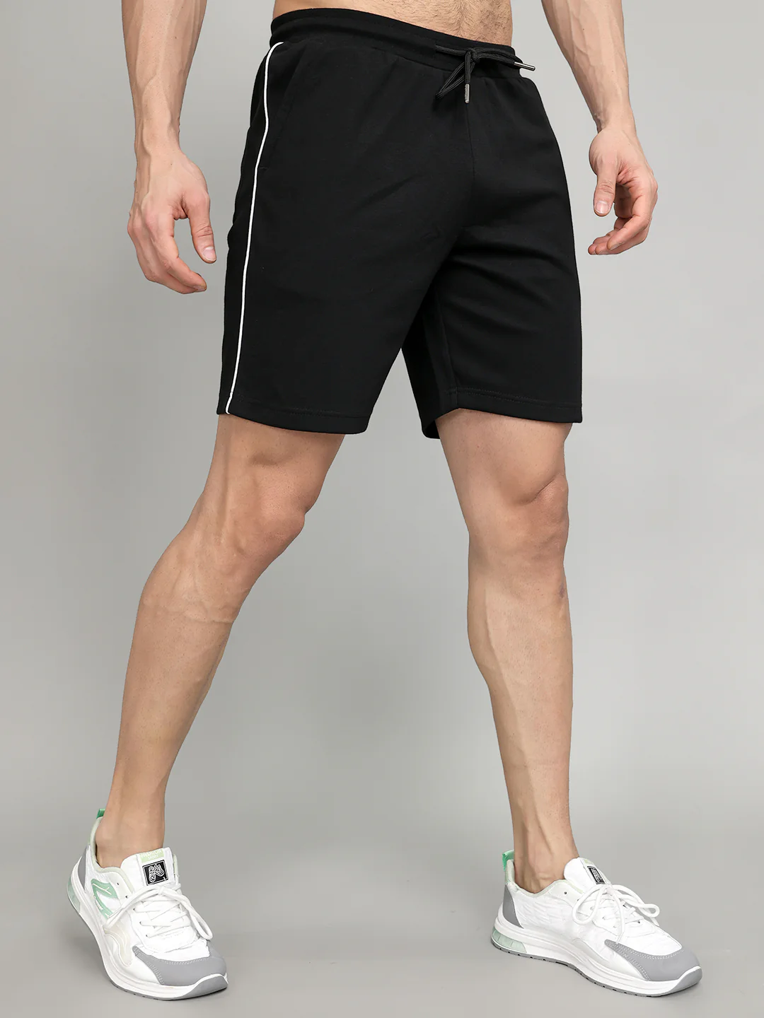 Men Black Solid Regular Fit Bermuda - Image 3