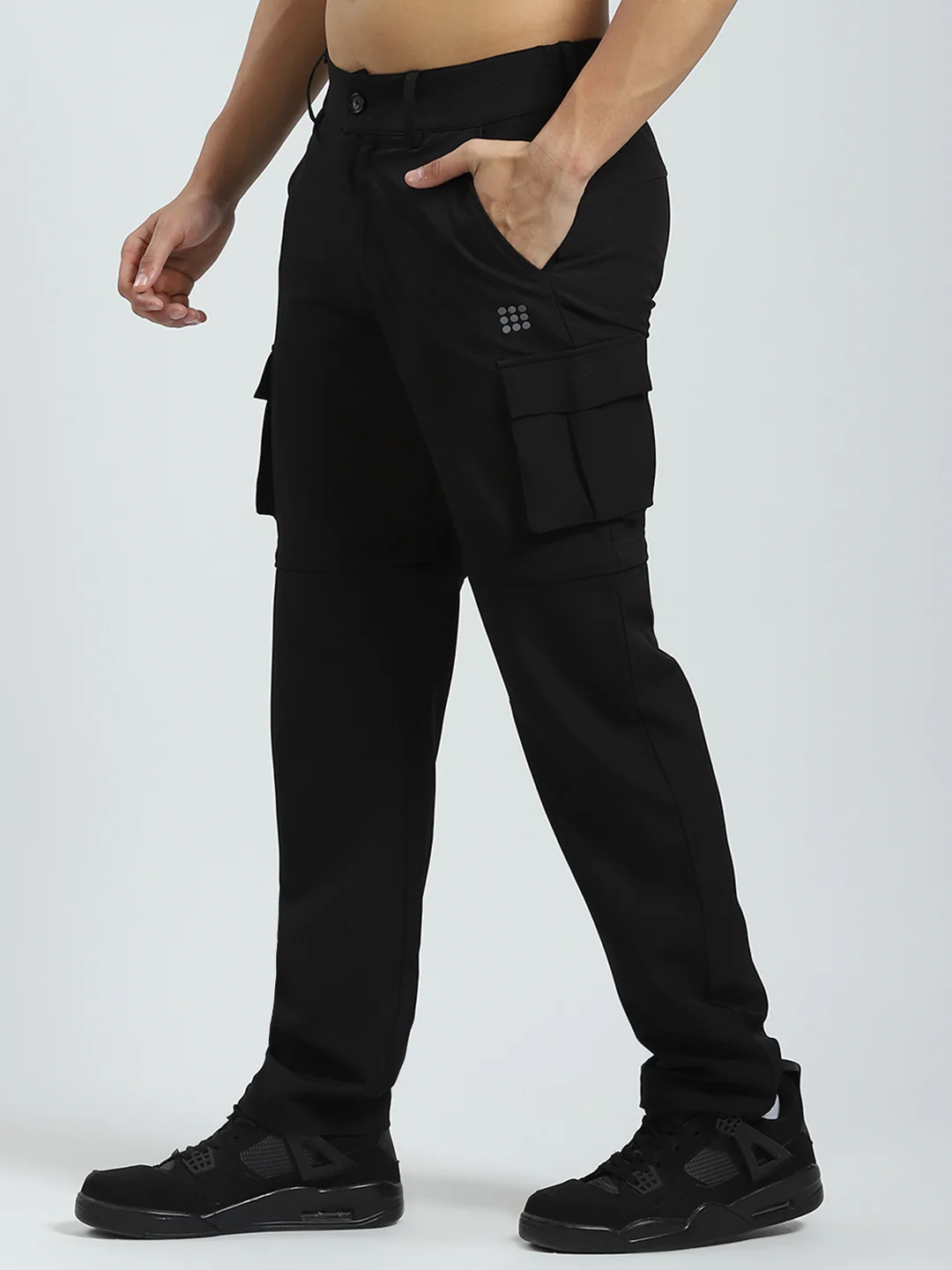 Rock.it Men Black Solid Regular Fit Cargo - Image 3
