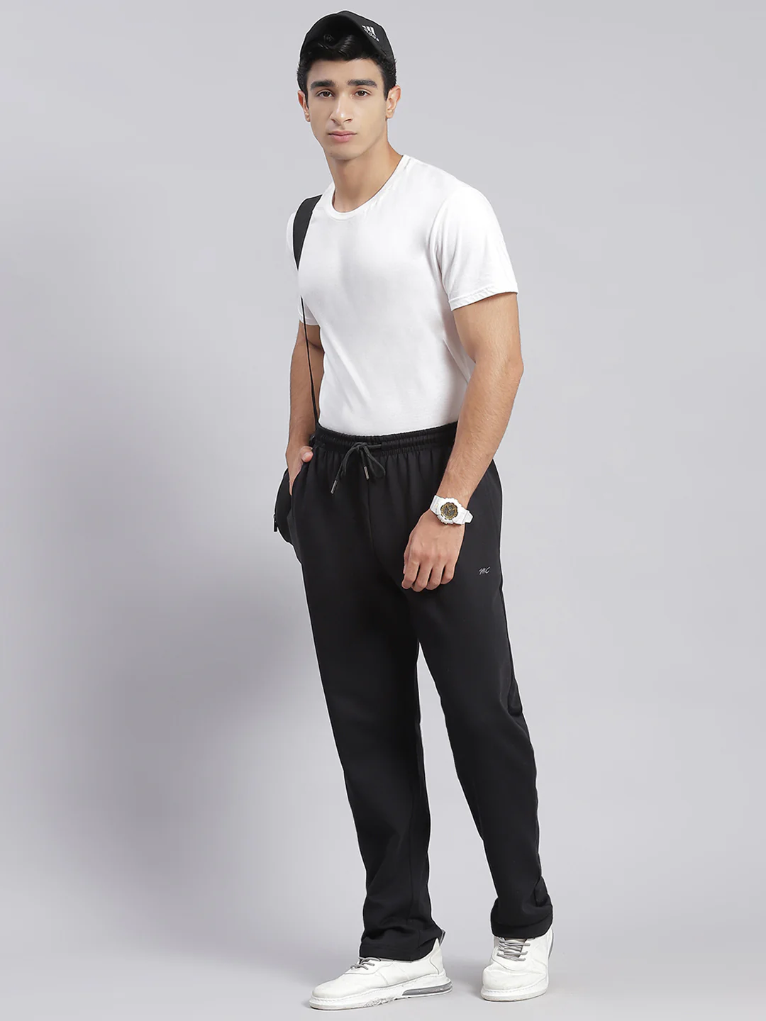 Men Black Solid Regular Fit Winter Lowers