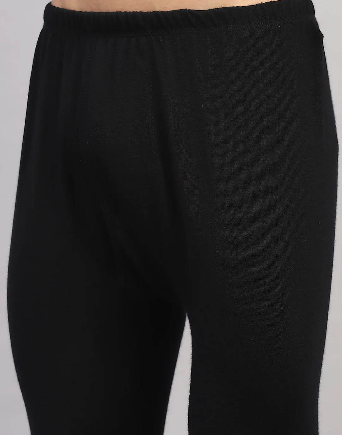 Men Black Solid Regular Fit Thermal Lower - Image 6