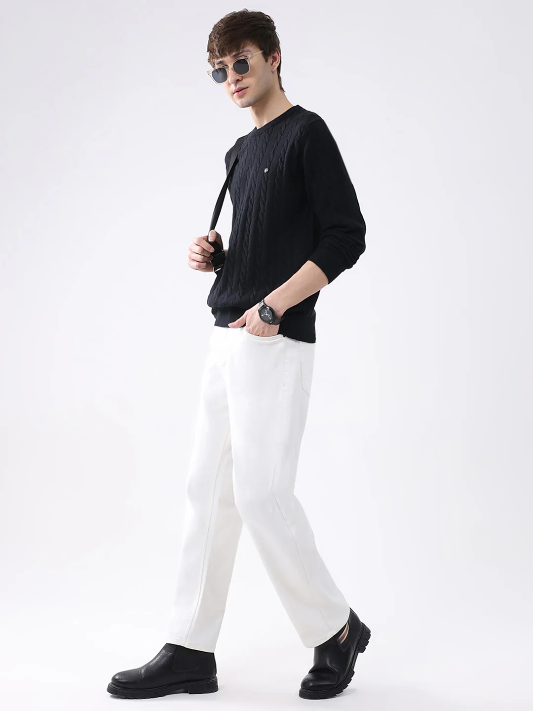 Men Black Solid Round Neck Full Sleeve Pullover - Image 2