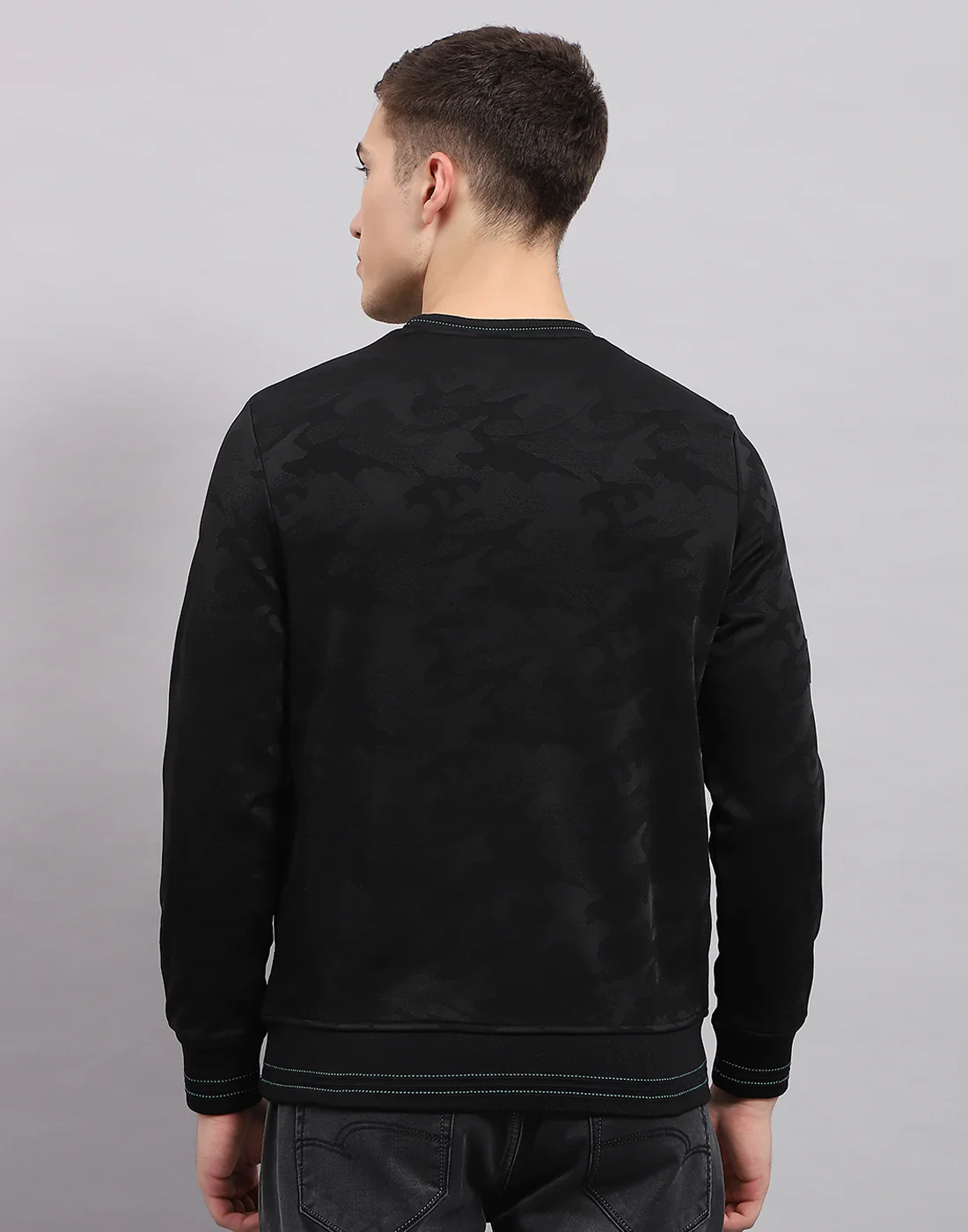 Men Black Solid Round Neck Full Sleeve Sweatshirt - Image 5