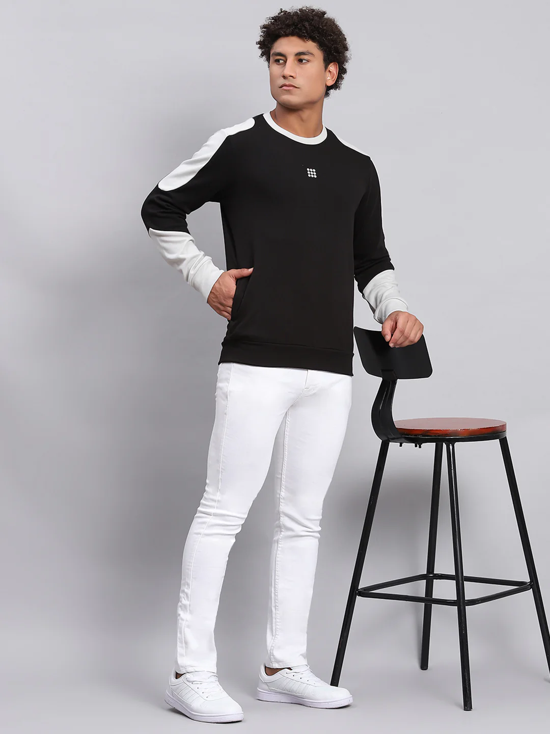 Rock.it Men Black Solid Round Neck Full Sleeve Sweatshirt - Image 2