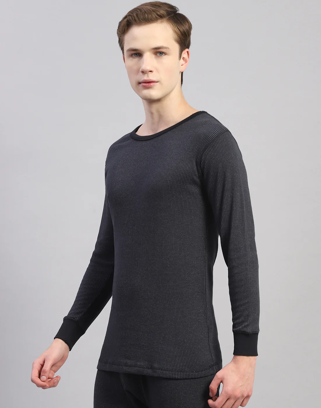 Men Black Solid Round Neck Full Sleeve Thermal Vest - Image 3