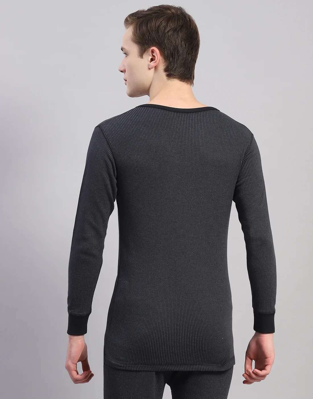 Men Black Solid Round Neck Full Sleeve Thermal Vest - Image 5